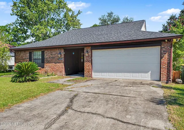 Photo 1 of Single family home for sale at 10930 Steeding Horse Dr, Jacksonville, FL 32257 | MLS# 2149211 | Listing updated on 2026-09-10