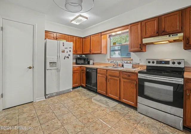 Photo 4 of Single family home for sale at 10930 Steeding Horse Dr, Jacksonville, FL 32257 | MLS# 2149211 | Listing updated on 2026-09-10