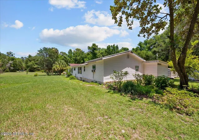 Photo 2 of Manufactured home for sale at 4065 Silver Lake Dr, Palatka, FL 32177 | MLS# 2150100 | Listing updated on 2026-07-29