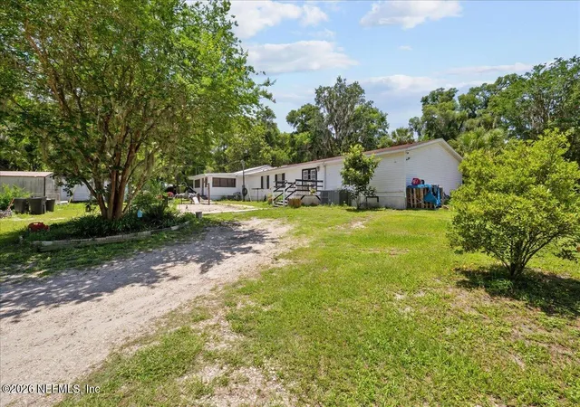Photo 5 of Manufactured home for sale at 4065 Silver Lake Dr, Palatka, FL 32177 | MLS# 2150100 | Listing updated on 2026-07-29