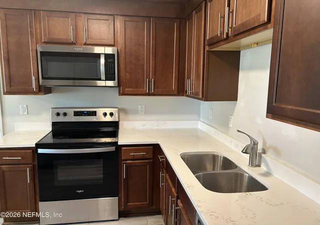 3rd image of 421 7Th St N, Jacksonville Beach, FL 32250 | MLS# 2153297