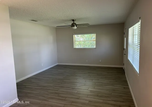 4th image of 421 7Th St N, Jacksonville Beach, FL 32250 | MLS# 2153297