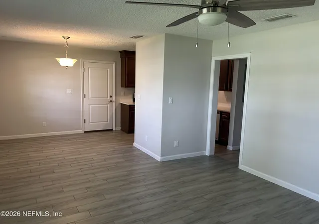 5th image of 421 7Th St N, Jacksonville Beach, FL 32250 | MLS# 2153297