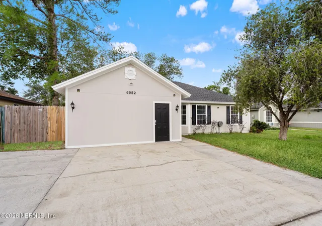 Photo 2 of Single family home for sale at 6952 Huntington Woods Cir E, Jacksonville, FL 32244 | MLS# 2161788 | Listing updated on 2026-08-25