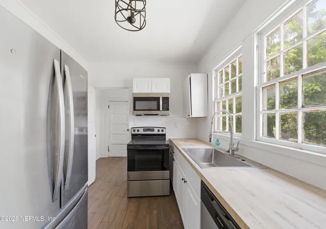 Photo 3 of Single family home for sale at 502 W 18th Street, Jacksonville, FL 32206 | MLS# 2149458 | Listing updated on 2026-08-19