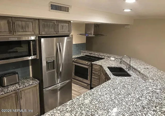 4th image of 1701 1st St, Jacksonville Beach, FL 32250