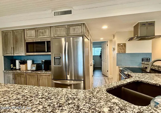 5th image of 1701 1st St, Jacksonville Beach, FL 32250