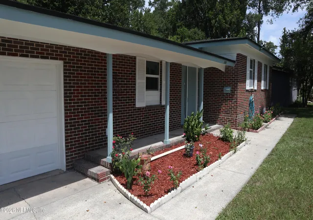 3rd image of 2860 Emily Ln W, Jacksonville, FL 32216 | MLS# 2150934