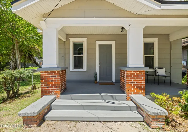 Photo 3 of Single family home for sale at 698 Bridal Ave, Jacksonville, FL 32205 | MLS# 2150336 | Listing updated on 2026-10-08