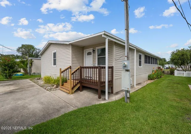 Photo 2 of Manufactured home for sale at 41 Scott St, Welaka, FL 32193 | MLS# 2149715 | Listing updated on 2026-08-02