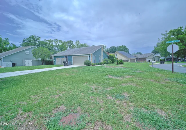 Photo 3 of Sale Pending at 553 Thomas Stone Ct, Orange Park, FL 32073 | MLS# 2149754 | Listing updated on 2026-09-01