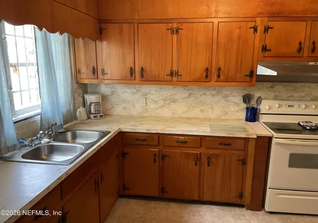 Photo 2 of Sale Pending at 1203 Mcconihe St, Jacksonville, FL 32209 | MLS# 2151071 | Listing updated on 2026-10-02