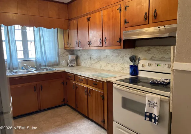 Photo 3 of Sale Pending at 1203 Mcconihe St, Jacksonville, FL 32209 | MLS# 2151071 | Listing updated on 2026-10-02