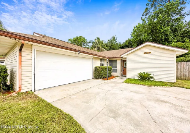 Photo 3 of Single family home for sale at 3632 Ballestero Dr S, Jacksonville, FL 32257 | MLS# 2150093 | Listing updated on 2026-09-15