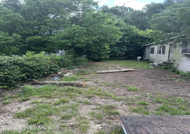 3rd image of 608 Kitty Ave, Interlachen, FL 32148 | MLS# 2150294