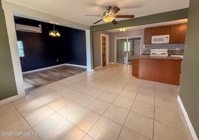 5th image of 880 Emerald Dr, Mount Dora, FL 32757 | MLS# 2150067