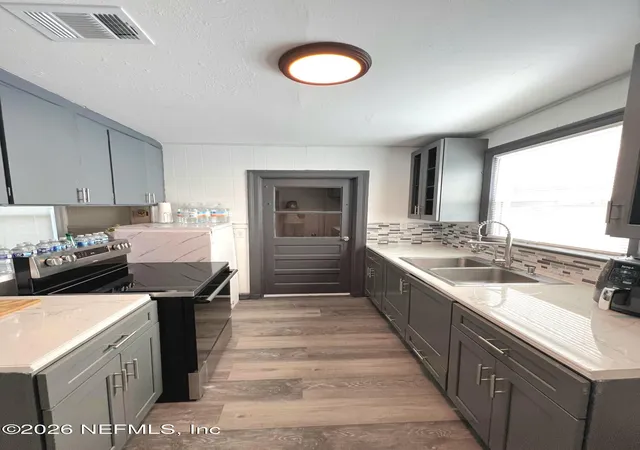 Photo 4 of Single family home for sale at 632 Ivy St, Jacksonville, FL 32206 | MLS# 2150194 | Listing updated on 2026-09-14