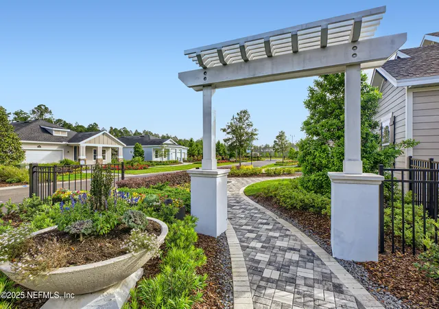 Photo 4 of Townhouse for sale at 376 Murphys Dr, Saint Johns, FL 32259 | MLS# 2150312 | Listing updated on 2026-08-19