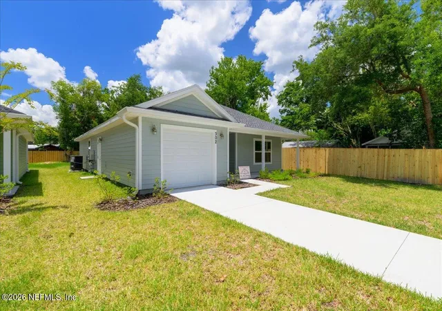 Photo 3 of Single family home for sale at 302 S 14th Street, Palatka, FL 32177 | MLS# 2150912 | Listing updated on 2026-09-02