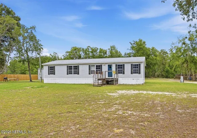 Photo 3 of Manufactured home for sale at 194 Keuka Rd, Interlachen, FL 32148 | MLS# 2150389 | Listing updated on 2026-09-18