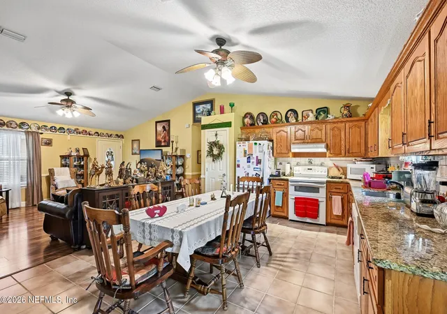 Photo 4 of Single family home for sale at 37153 S Pine St, Hilliard, FL 32046 | MLS# 2151214 | Listing updated on 2026-08-28