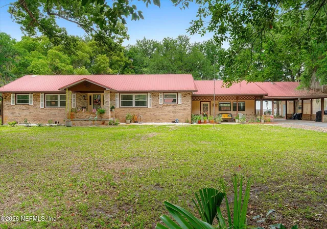 Photo 2 of Single family home for sale at 500 Walnut St, Welaka, FL 32193 | MLS# 2150548 | Listing updated on 2026-09-17