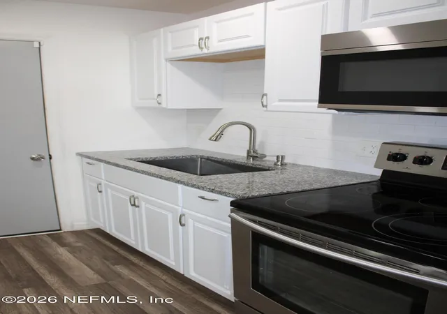 Photo 3 of Single family home for sale at 3661 Cascade Rd, Jacksonville, FL 32207 | MLS# 2150675 | Listing updated on 2026-06-15