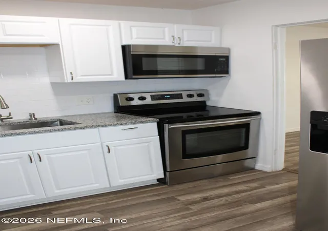 Photo 4 of Single family home for sale at 3661 Cascade Rd, Jacksonville, FL 32207 | MLS# 2150675 | Listing updated on 2026-06-15