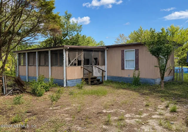 2nd image of 602 Junior Lake Dr, Interlachen, FL 32148 | MLS# 2150589