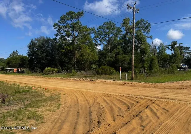 5th image of 602 Junior Lake Dr, Interlachen, FL 32148 | MLS# 2150589