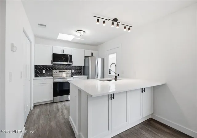 Photo 3 of Single family home for sale at 2012 Kingswood Rd, Jacksonville, FL 32207 | MLS# 2150786 | Listing updated on 2026-09-09
