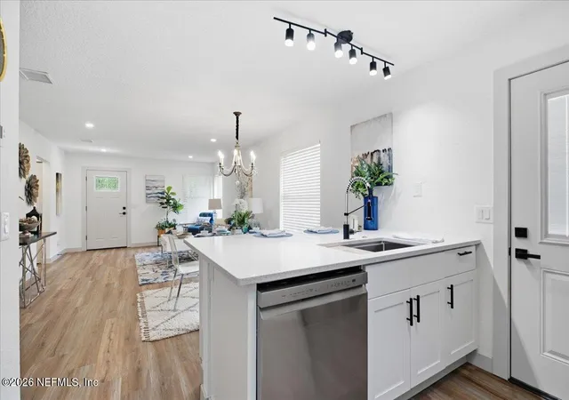 Photo 4 of Single family home for sale at 2012 Kingswood Rd, Jacksonville, FL 32207 | MLS# 2150786 | Listing updated on 2026-09-09