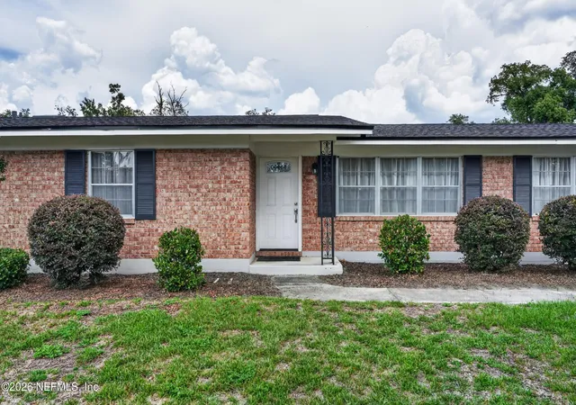 Photo 2 of Sale Pending at 717 Estates Cvs Rd, Jacksonville, FL 32221 | MLS# 2150825 | Listing updated on 2026-08-29