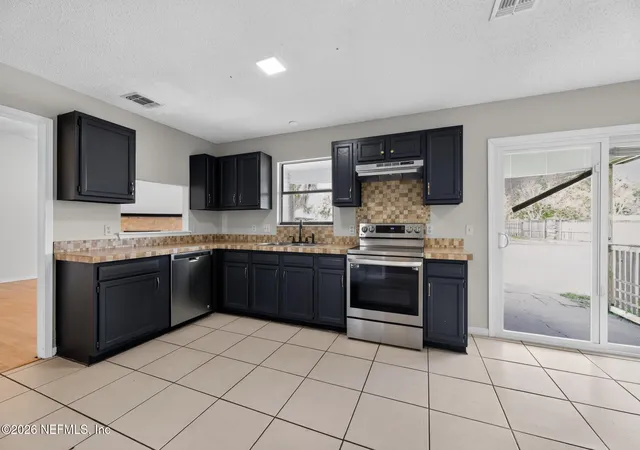 Homes for sale in Jacksonville, FL | 304 Scarlet Bugler Ln S, Jacksonville, FL 32225 | MLS# 2153523