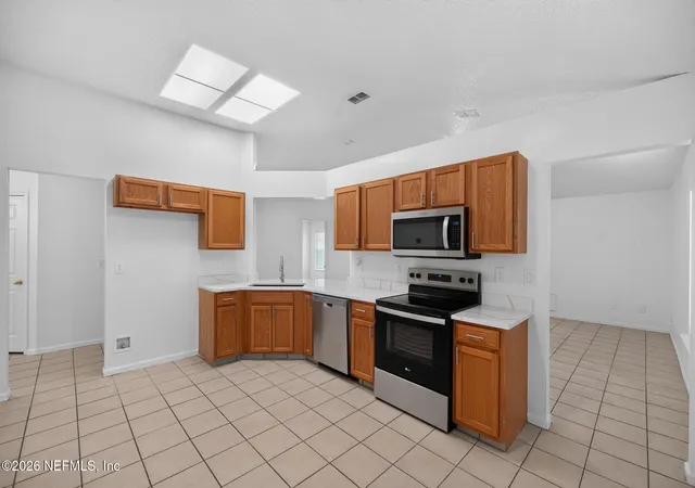Photo 4 of Single family home for sale at 612 Abbey Ct, Orange Park, FL 32073 | MLS# 2152511 | Listing updated on 2026-09-16