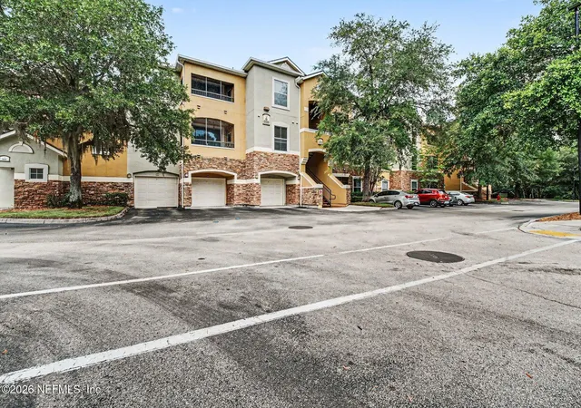 Photo 2 of Sale Pending at 8539 Gate Pkwy W #633, Jacksonville, FL 32216 | MLS# 2150981 | Listing updated on 2026-09-11