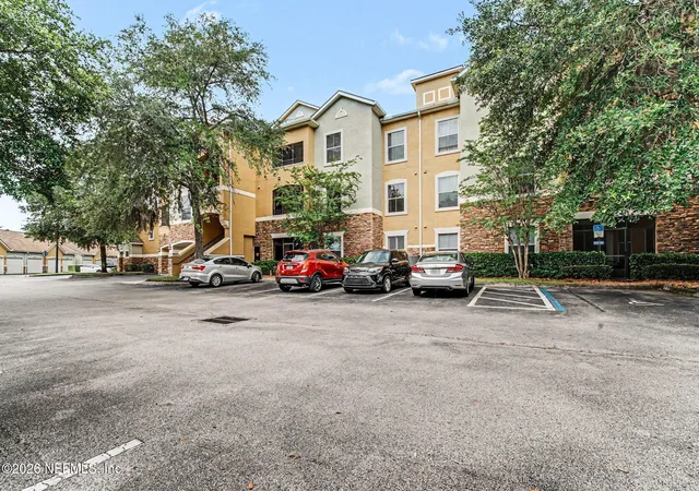 Photo 3 of Sale Pending at 8539 Gate Pkwy W #633, Jacksonville, FL 32216 | MLS# 2150981 | Listing updated on 2026-09-11
