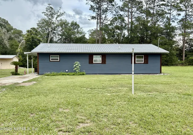 Photo 4 of Single family home for sale at 106 Dottie Ct, Interlachen, FL 32148 | MLS# 2150946 | Listing updated on 2026-10-05