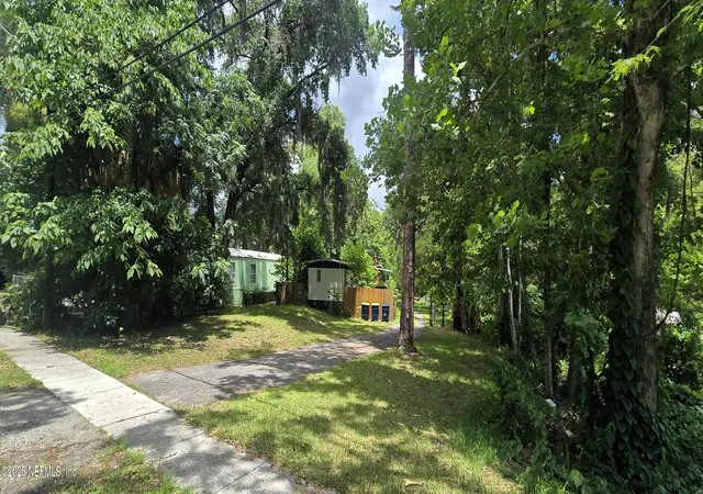 Photo 3 of Manufactured home for sale at 10733 Gladwynne Rd, Jacksonville, FL 32218 | MLS# 2150917 | Listing updated on 2026-08-02