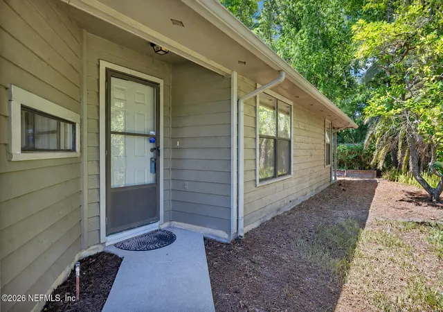 Photo 4 of Single family home for sale at 7594 Baymeadows Cir W, Jacksonville, FL 32256 | MLS# 2152710 | Listing updated on 2026-07-19