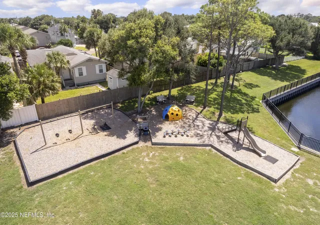 13th image of 625 12th Ave S, Jacksonville Beach, FL 32250 | MLS# 2154684