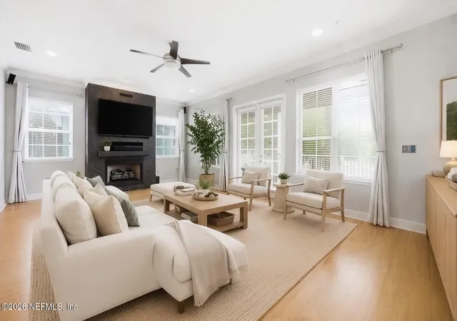Listing Photo 4 - Condo for sale in building located at 400 14Th Ave N, Jacksonville Beach, FL 32250 - Unit #B