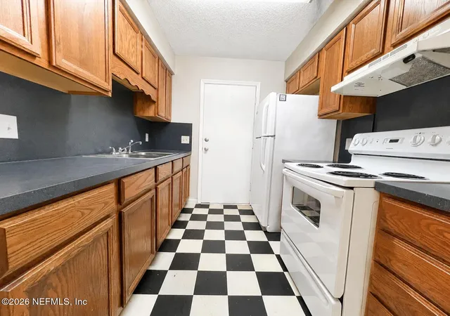 Photo 2 of Sale Pending at 7913 Jasper Ave, Jacksonville, FL 32211 | MLS# 2151313 | Listing updated on 2026-09-03