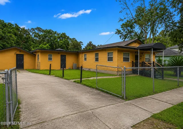 2nd image of 825 Superior St, Jacksonville, FL 32254 | MLS# 2151592