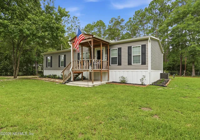 Photo 3 of Manufactured home for sale at 2246 Daisy St, Middleburg, FL 32068 | MLS# 2151960 | Listing updated on 2026-08-22