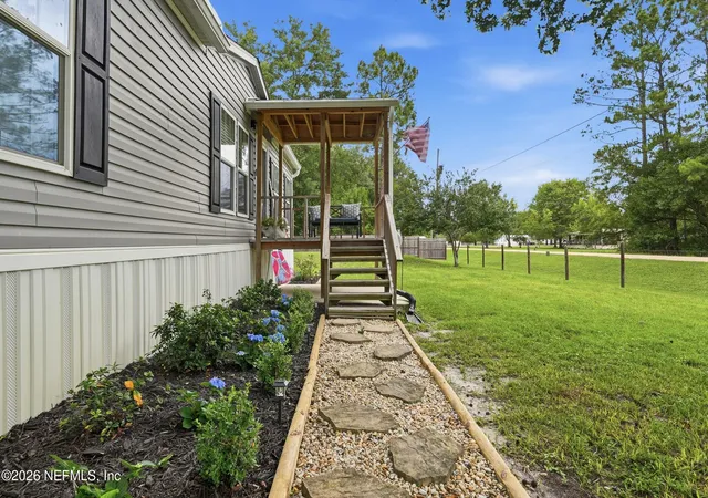 Photo 3 of Manufactured home for sale at 2246 Daisy St, Middleburg, FL 32068 | MLS# 2151960 | Listing updated on 2026-08-22