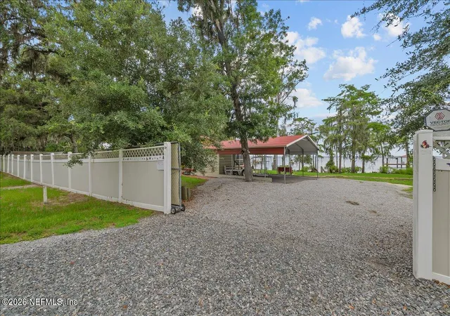 Homes for sale in Crescent City, FL | 316 Riviera Dr, Crescent City, FL 32112 | MLS# 2152366