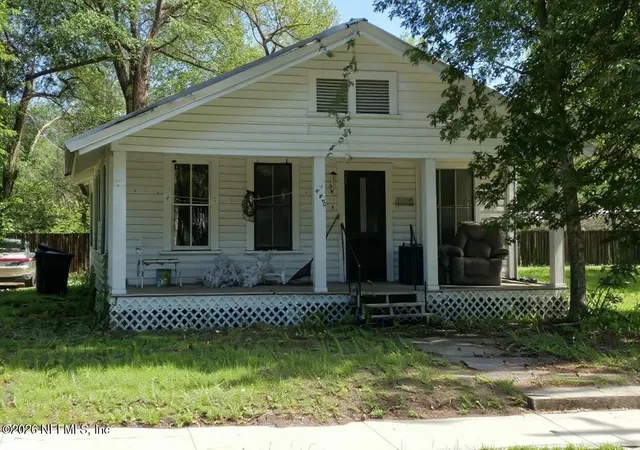 2nd image of 722 Madison St, Starke, FL 32091 | MLS# 2152089
