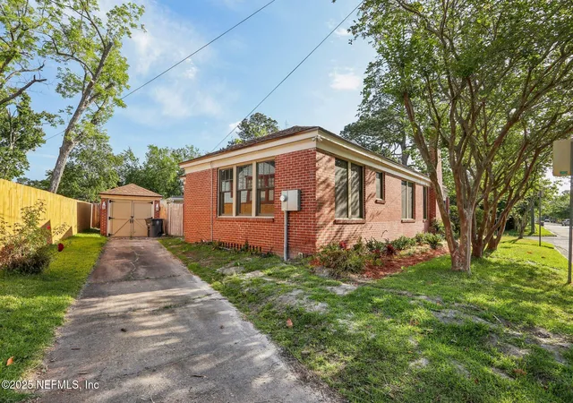 Photo 2 of Single family home for sale at 2939 Remington St, Jacksonville, FL 32205 | MLS# 2152164 | Listing updated on 2026-08-25