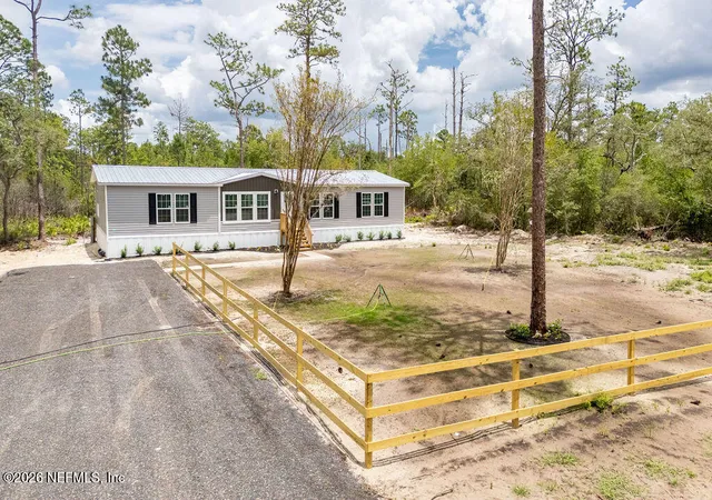 Photo 3 of Manufactured home for sale at 230 Redeye Rd, Florahome, FL 32140 | MLS# 2152505 | Listing updated on 2026-06-26